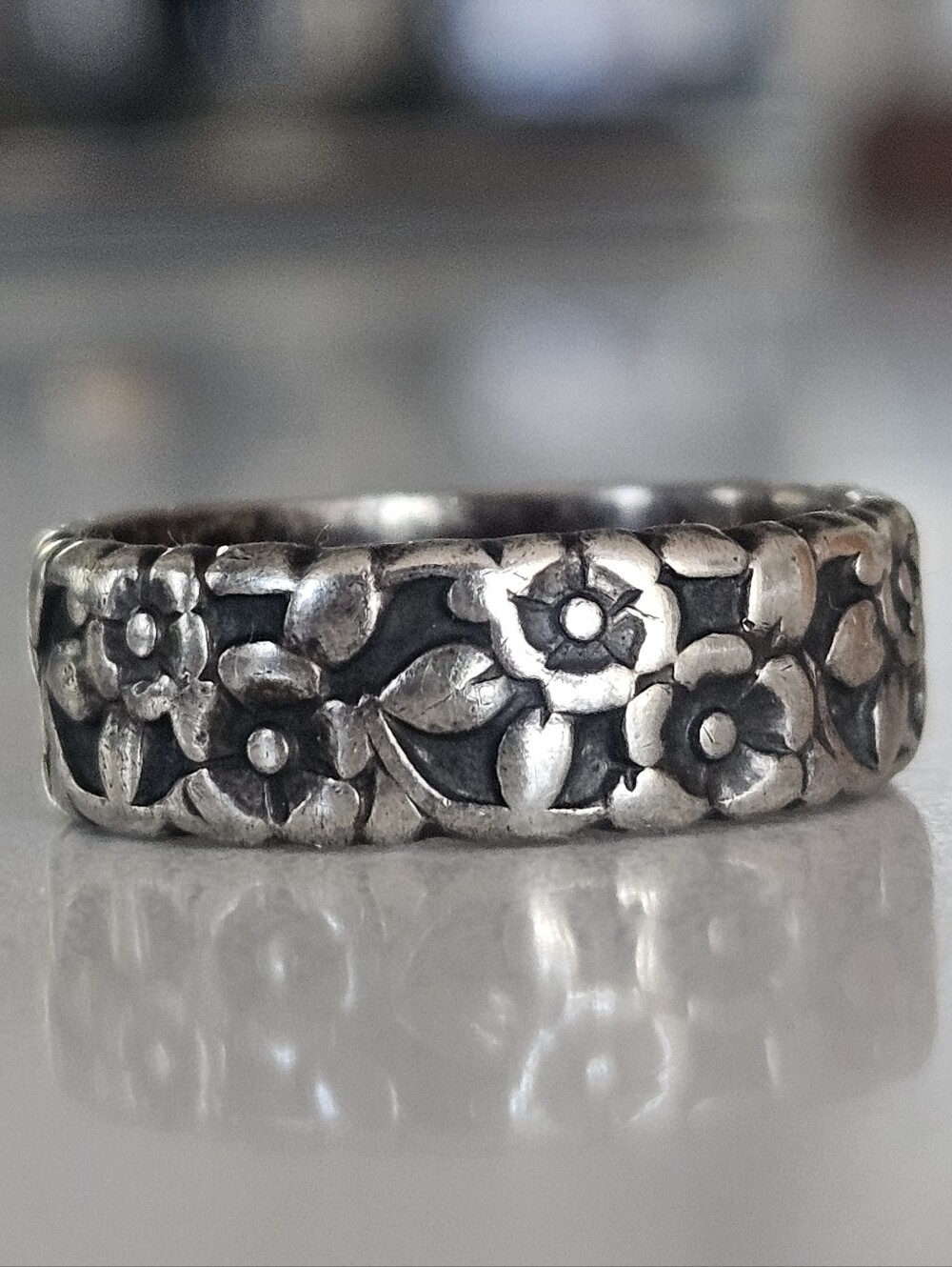 Antique Victorian 6mm Sterling Silver Repousse Floral Wedding Band Ring